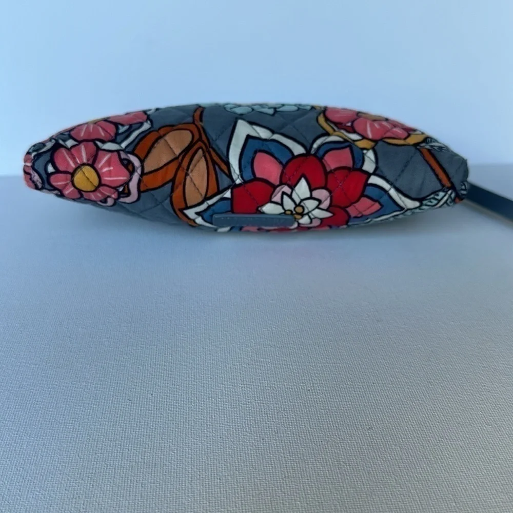Vera Bradley Escapade Wristlet Tropical Evening New without tags